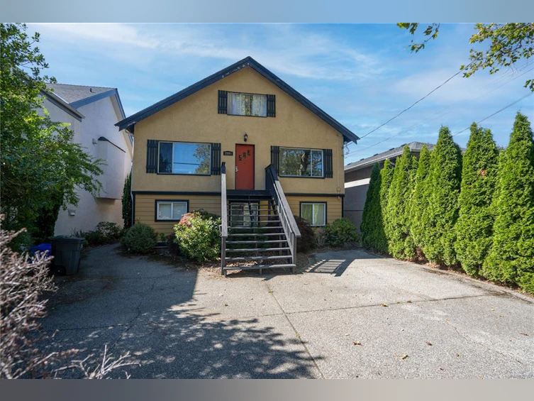2840 Shelbourne Street, Victoria, BC, V8R 4M4 - 11