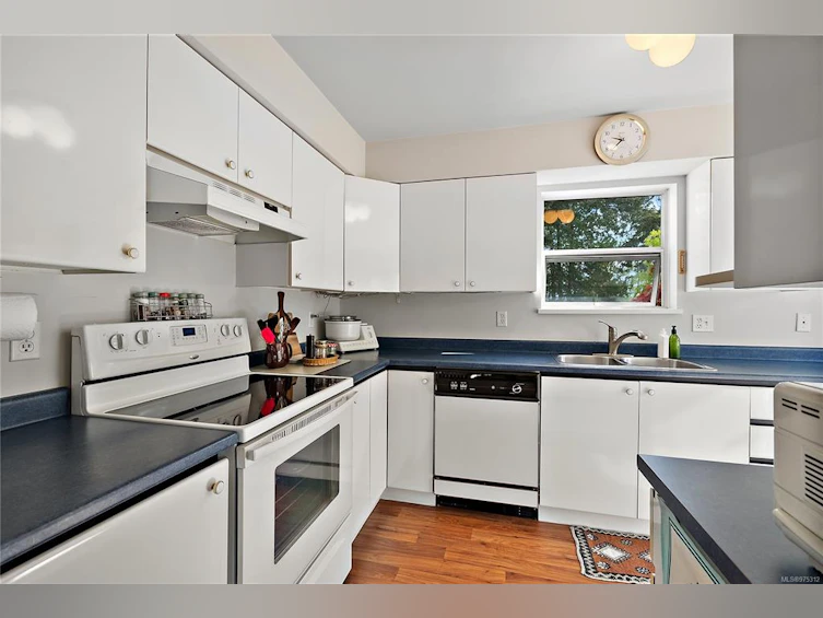 3190-2600 Ferguson Road, Central Saanich, BC, V8M 2C1 - 12