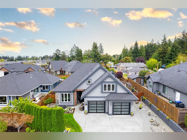 694 Lowry's Road, French Creek, BC, V9P 0C5 - 12