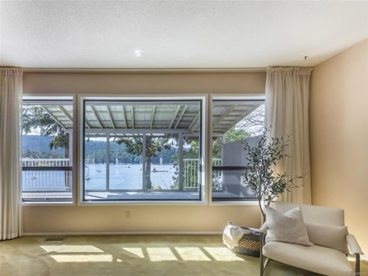 7082 Brentwood Drive, Central Saanich, BC, V8M 1B6 - 6