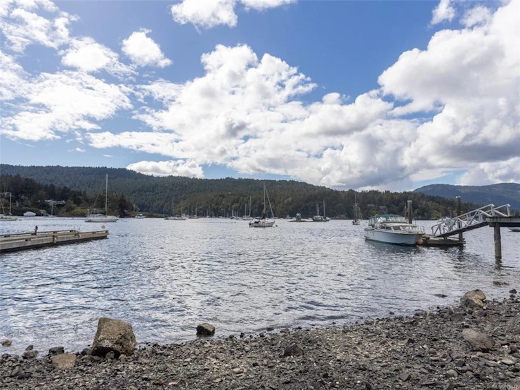 7082 Brentwood Drive, Central Saanich, BC, V8M 1B6 - 42