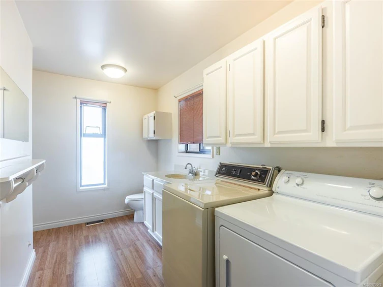 7082 Brentwood Drive, Central Saanich, BC, V8M 1B6 - 43