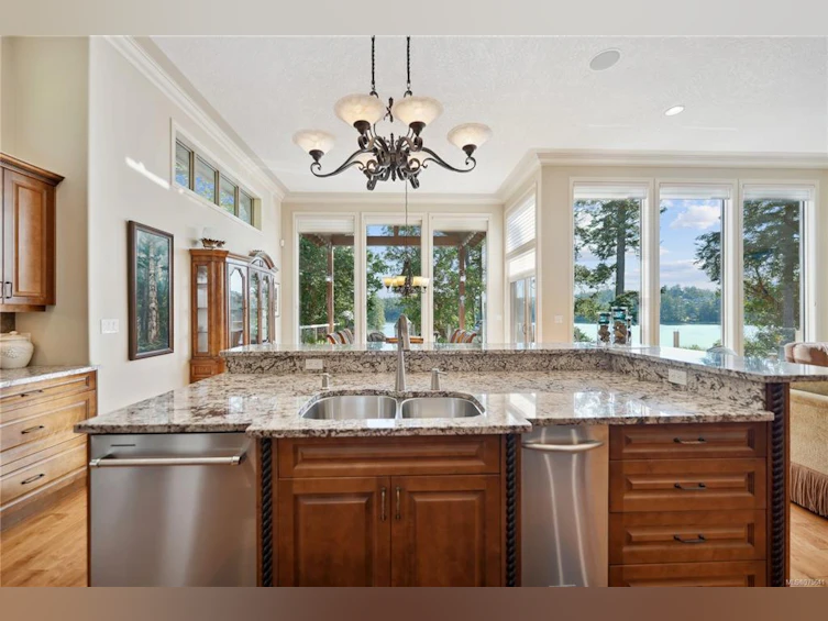 311 Palmer Stat, View Royal, BC, V9B 6M2 - 24