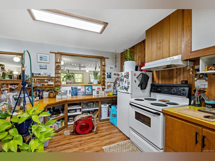 780 Campbell Street, Tofino, BC, V0R 2Z0 - 57