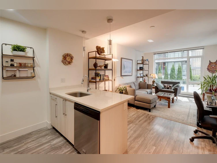 308-1090 Johnson Street, Victoria, BC, V8V 3P6 - 4