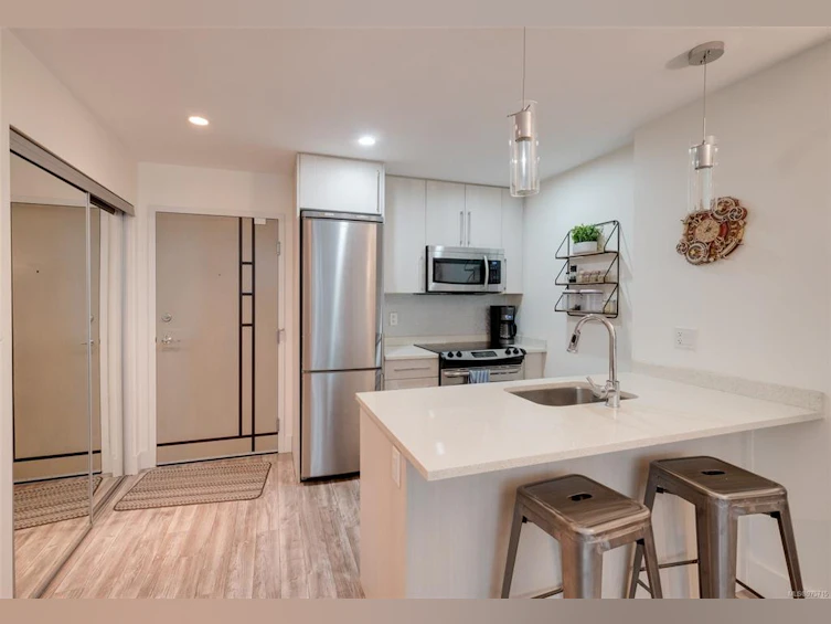 308-1090 Johnson Street, Victoria, BC, V8V 3P6 - 10