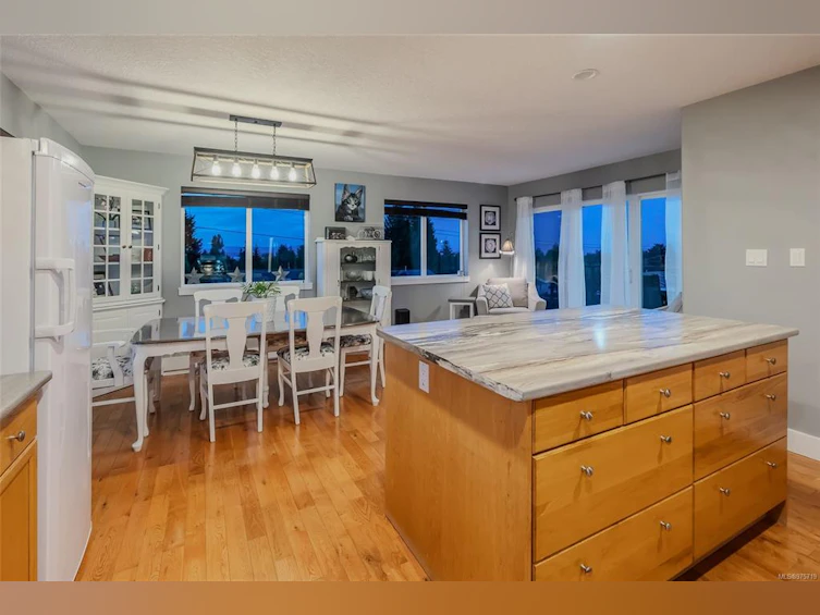 597 Misner Way, French Creek, BC, V9P 2R1 - 4
