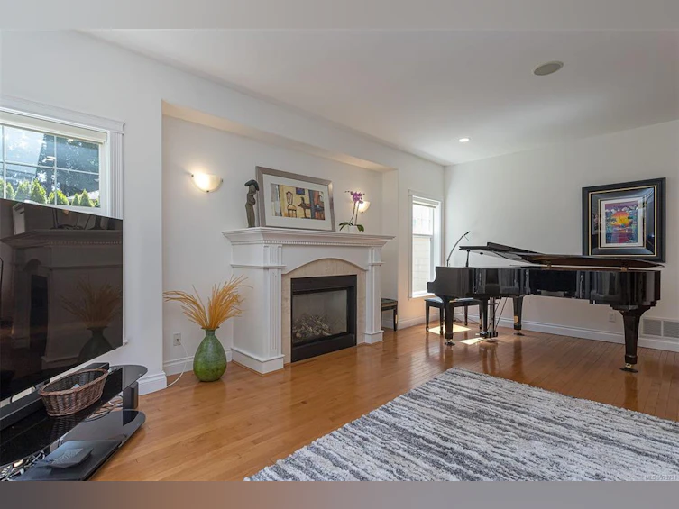 5075 Clutesi Street, Saanich, BC, V8Y 1X4 - 28