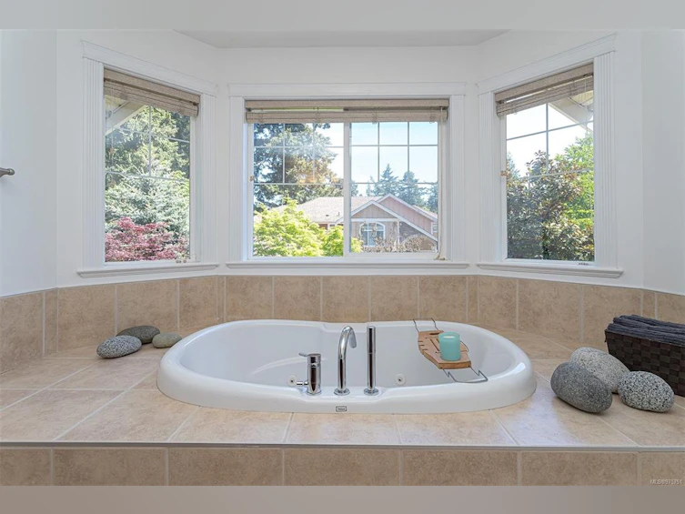 5075 Clutesi Street, Saanich, BC, V8Y 1X4 - 36