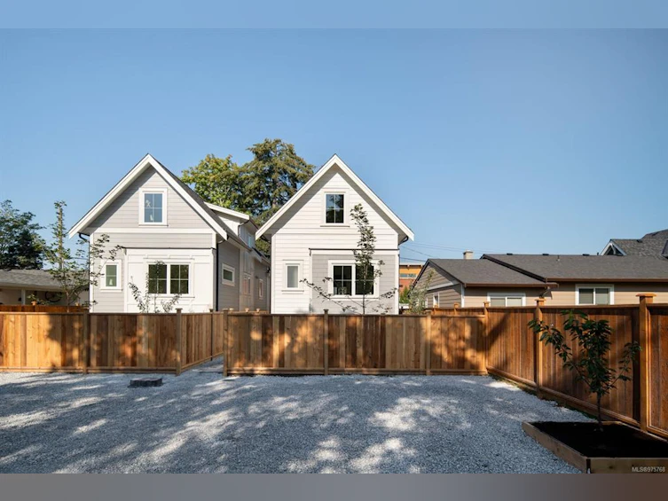 9675 Eighth Street, Sidney, BC, V8L 2V2 - 40