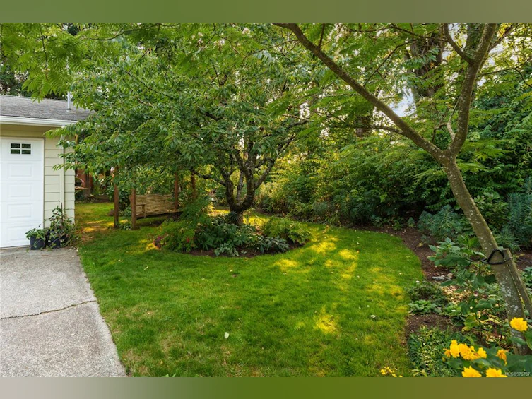 1925 Hovey Road, Central Saanich, BC, V8M 1V8 - 27