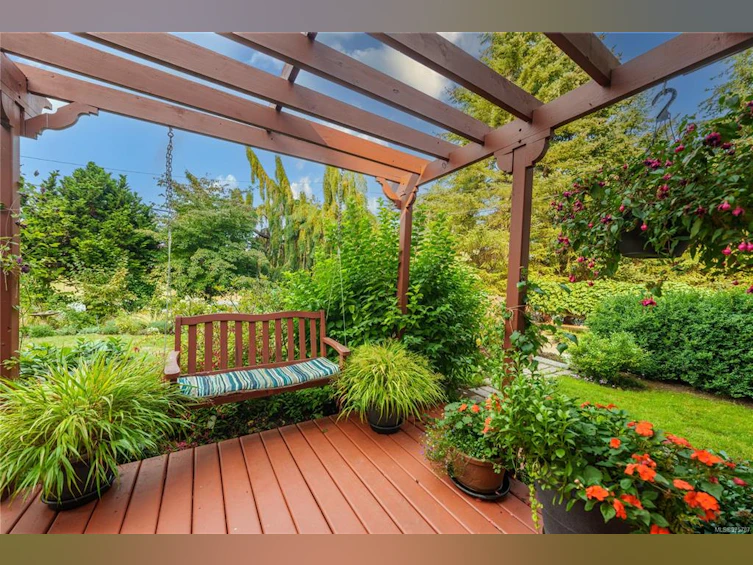 1925 Hovey Road, Central Saanich, BC, V8M 1V8 - 39