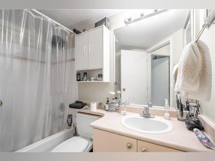 103-2560 Wark Street, Victoria, BC, V8T 4G8 - 15