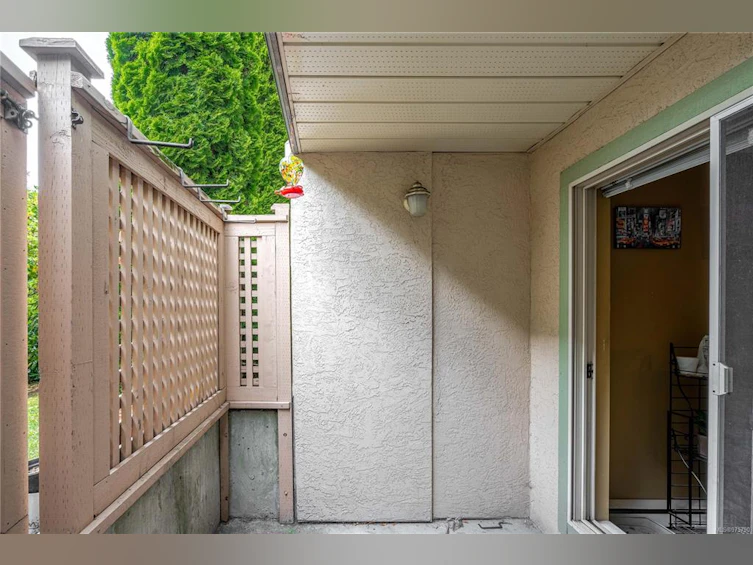 103-2560 Wark Street, Victoria, BC, V8T 4G8 - 17