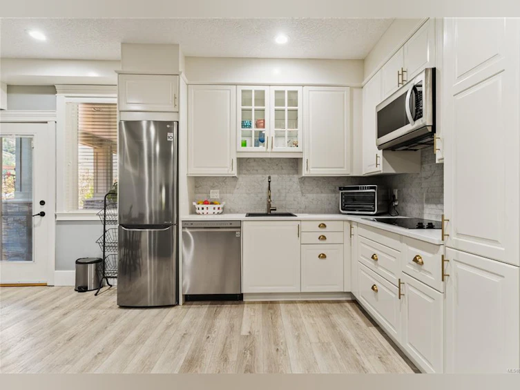 2032 Troon Court, Langford, BC, V9B 6R6 - 41