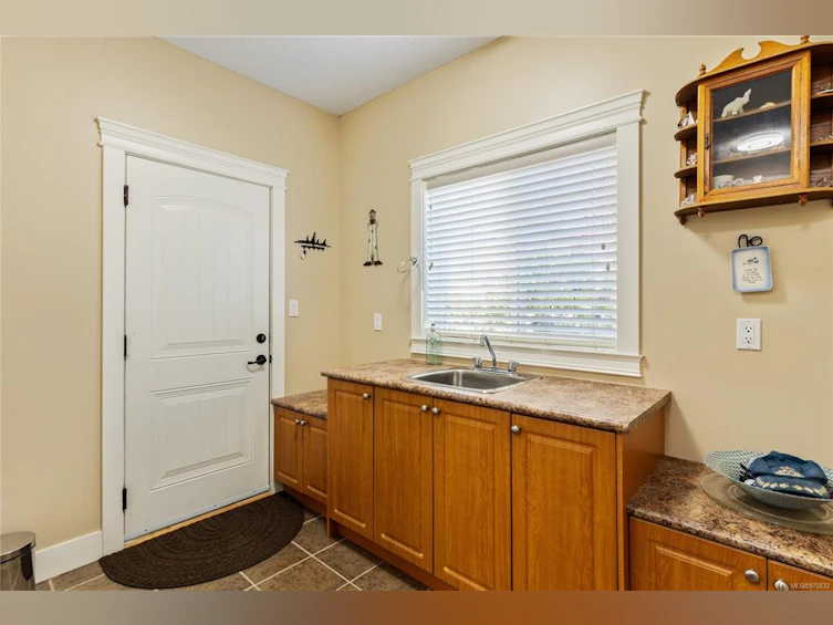 2032 Troon Court, Langford, BC, V9B 6R6 - 47