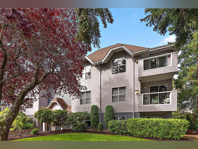 101-9858 Fifth Street, Sidney, BC, V8L 2X3 - 11