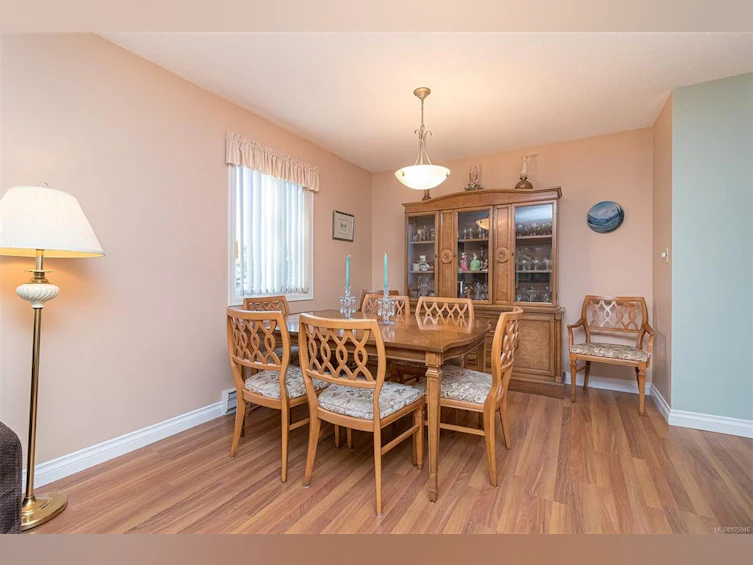 201-10016 Third Street, Sidney, BC, V8L 3V3 - 9