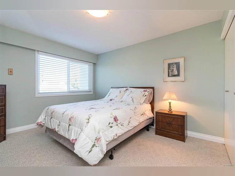 201-10016 Third Street, Sidney, BC, V8L 3V3 - 12