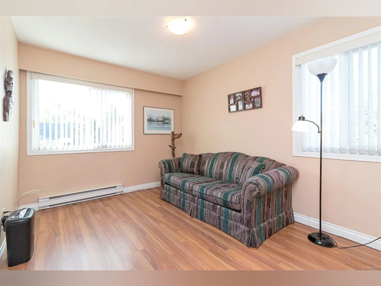 201-10016 Third Street, Sidney, BC, V8L 3V3 - 14