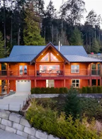 5 826 Craig Road