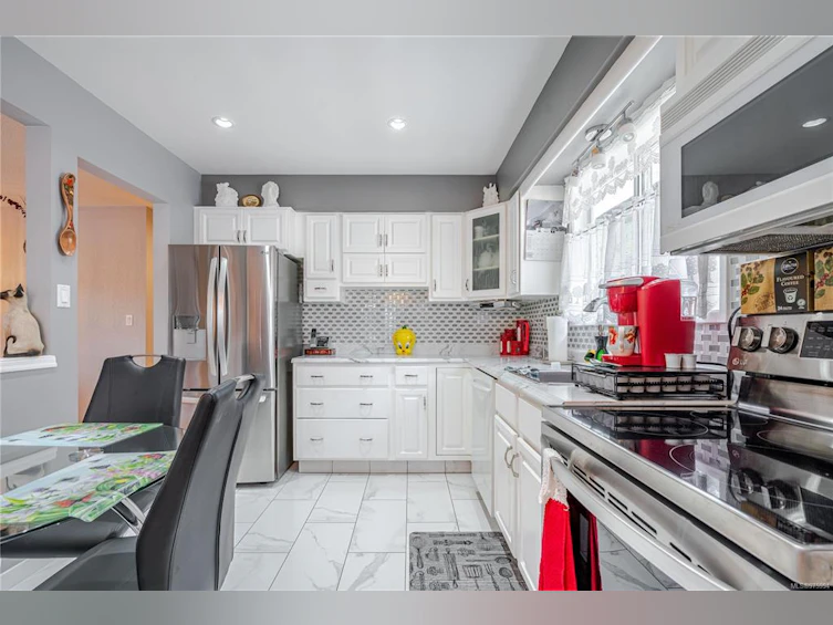 1370 Slater Street, Victoria, BC, V8X 2P9 - 16