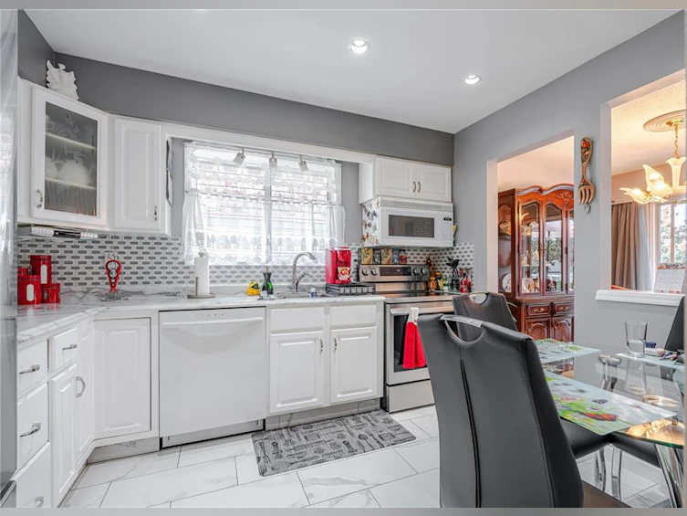 1370 Slater Street, Victoria, BC, V8X 2P9 - 18