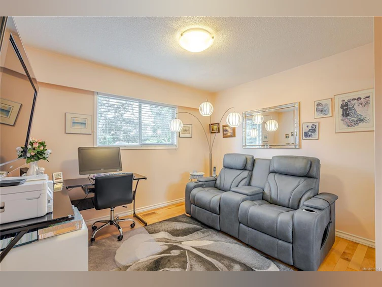 1370 Slater Street, Victoria, BC, V8X 2P9 - 24