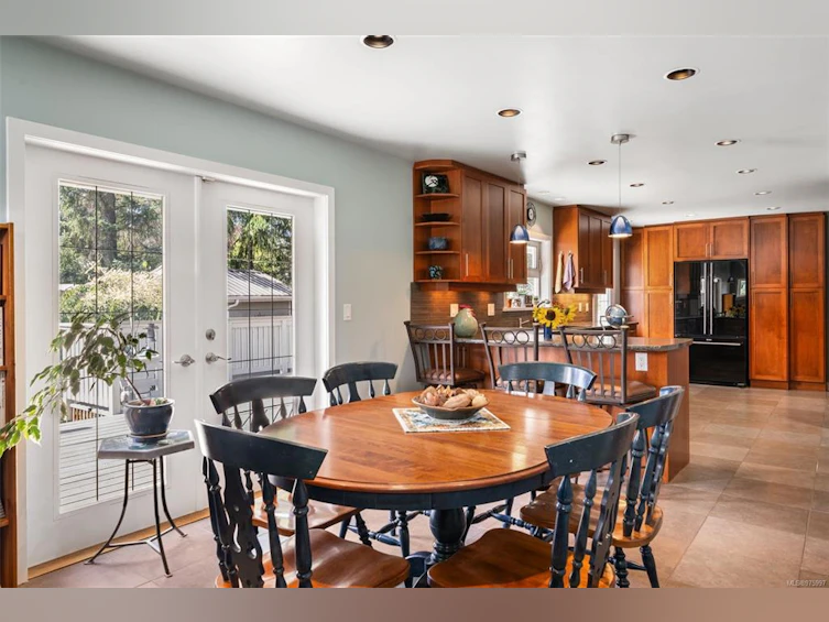 268 Glenairlie Drive, View Royal, BC, V9B 1K3 - 10