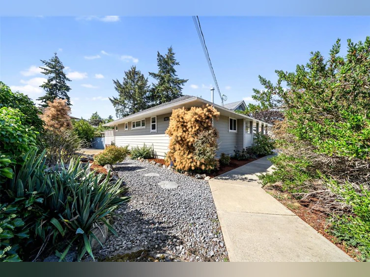 268 Glenairlie Drive, View Royal, BC, V9B 1K3 - 39