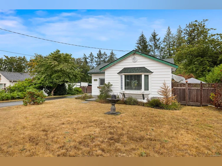 10541 Old Victoria Road, Saltair, BC, V0R 1K2 - 3