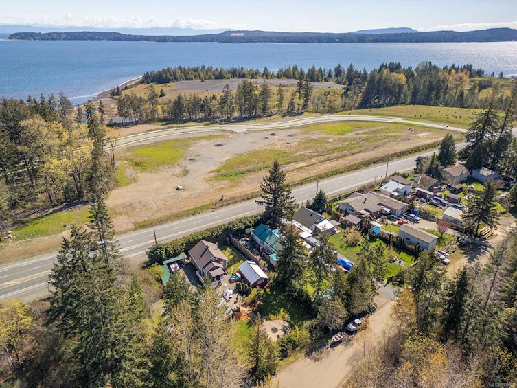5277 Washer Road, Union Bay, BC, V0R 3B0 - 12