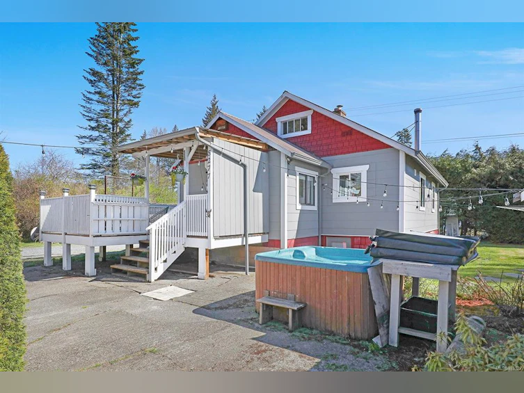 5277 Washer Road, Union Bay, BC, V0R 3B0 - 16