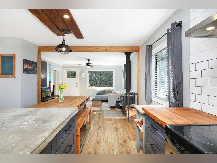 5277 Washer Road, Union Bay, BC, V0R 3B0 - 20