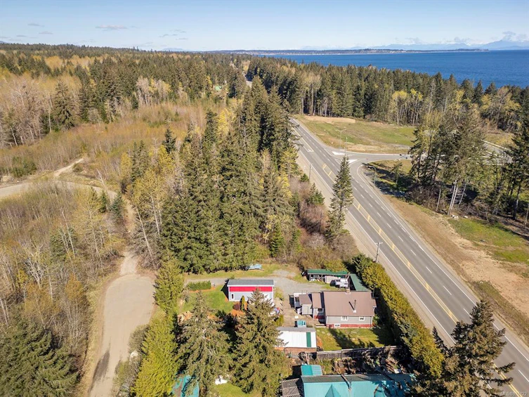 5277 Washer Road, Union Bay, BC, V0R 3B0 - 44