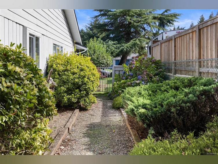 591 Moresby Avenue, Qualicum Beach, BC, V9K 1J6 - 36