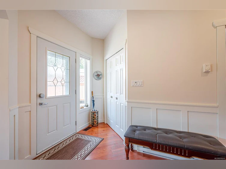 2344 Weiler Avenue, Sidney, BC, V8L 1S1 - 3