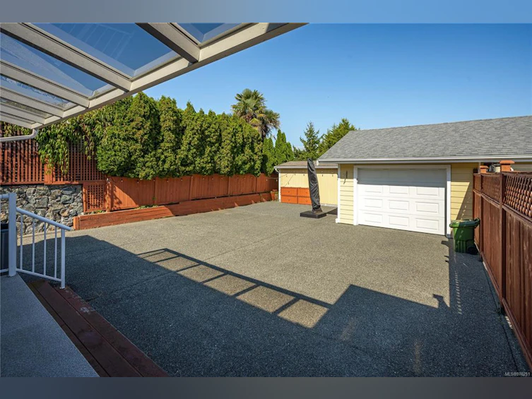 2344 Weiler Avenue, Sidney, BC, V8L 1S1 - 46