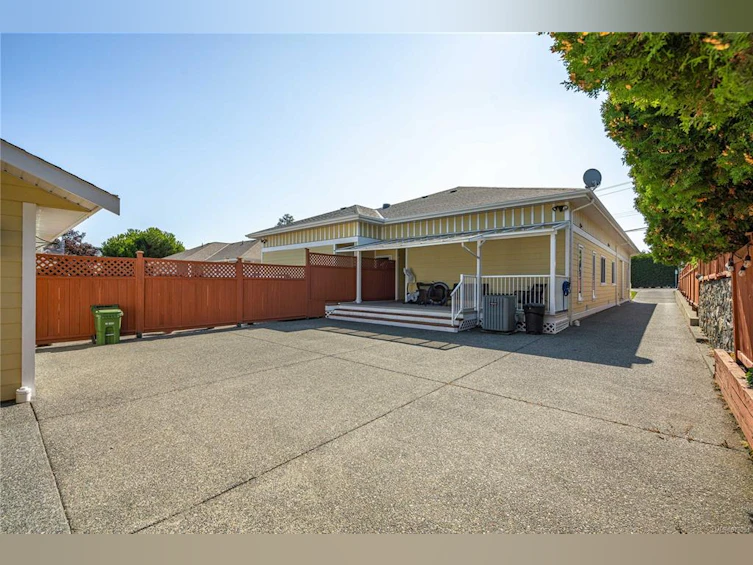 2344 Weiler Avenue, Sidney, BC, V8L 1S1 - 47