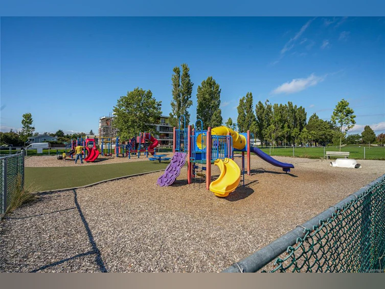 2344 Weiler Avenue, Sidney, BC, V8L 1S1 - 62