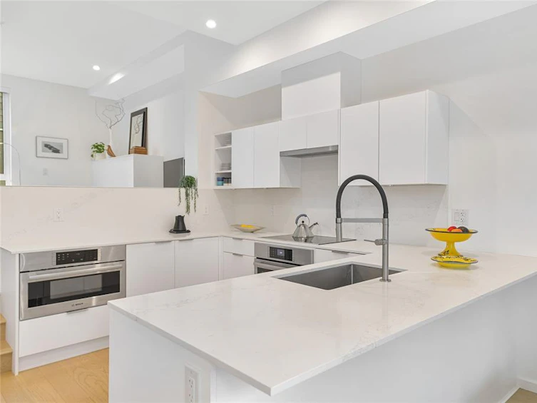 119-1720 Fairfield Road, Victoria, BC, V8S 1G3 - 14