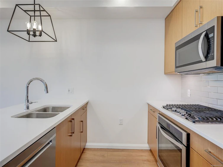 103-745 Travino Lane, Saanich, BC, V8Z 0E5 - 10