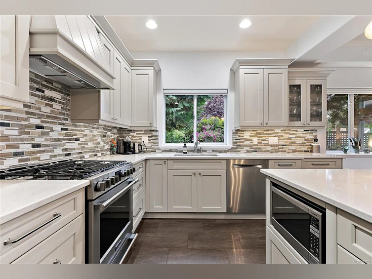 2543 Beaufort Road, Sidney, BC, V8L 2K2 - 15
