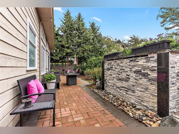2543 Beaufort Road, Sidney, BC, V8L 2K2 - 18