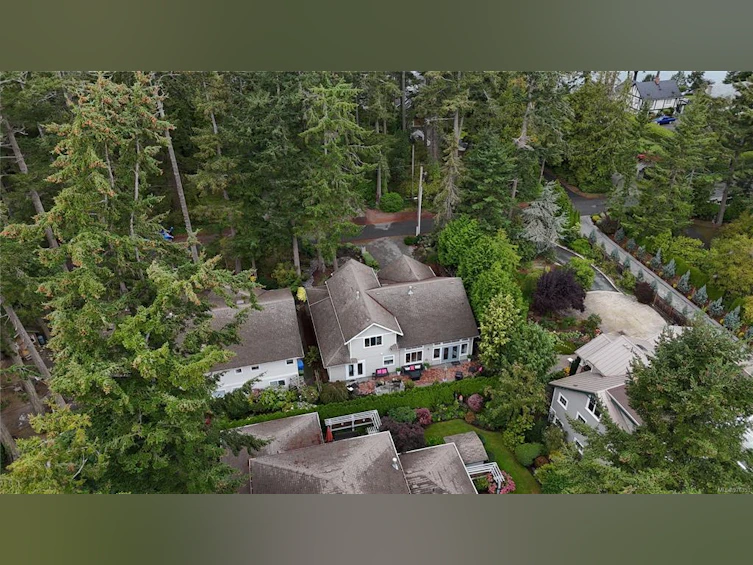 2543 Beaufort Road, Sidney, BC, V8L 2K2 - 43