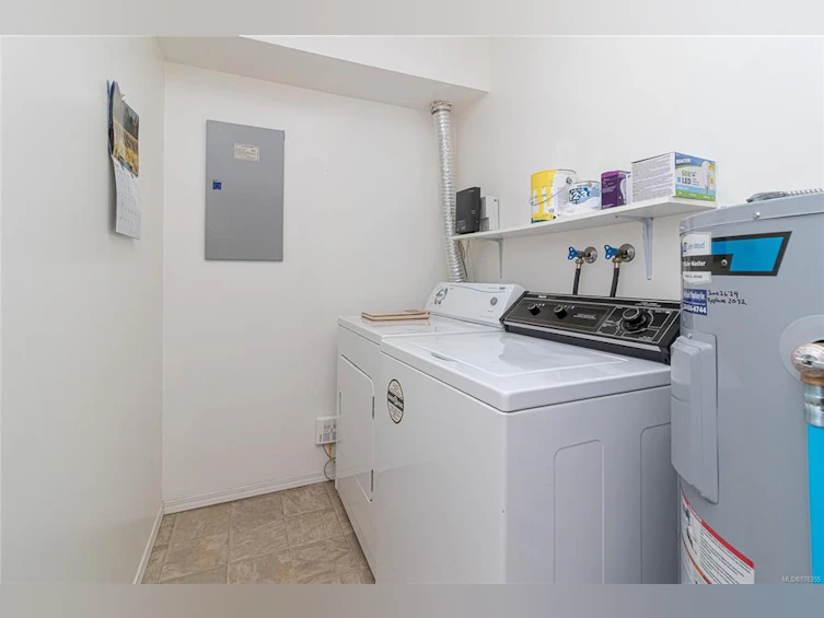 230-2245 James White Boulevard, Sidney, BC, V8L 1Z5 - 17