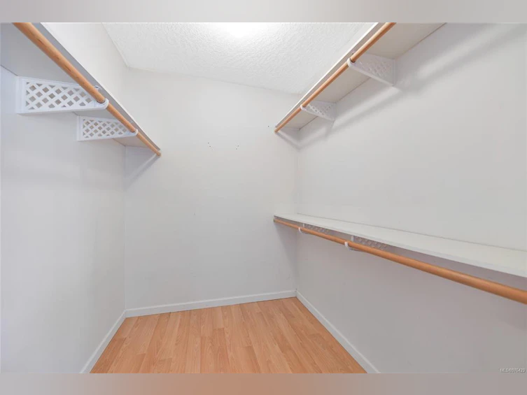 1109 Laburnum Road, Saanich, BC, V8Z 2N1 - 22