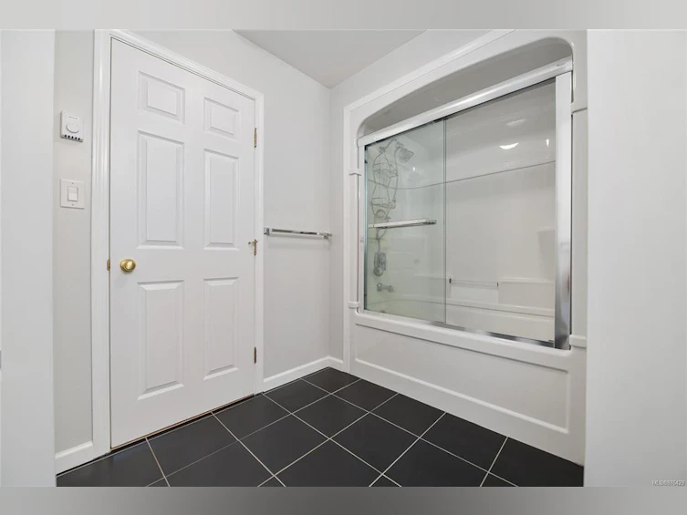 1109 Laburnum Road, Saanich, BC, V8Z 2N1 - 25