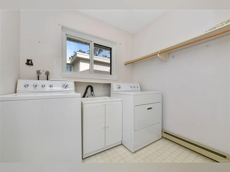 1109 Laburnum Road, Saanich, BC, V8Z 2N1 - 26