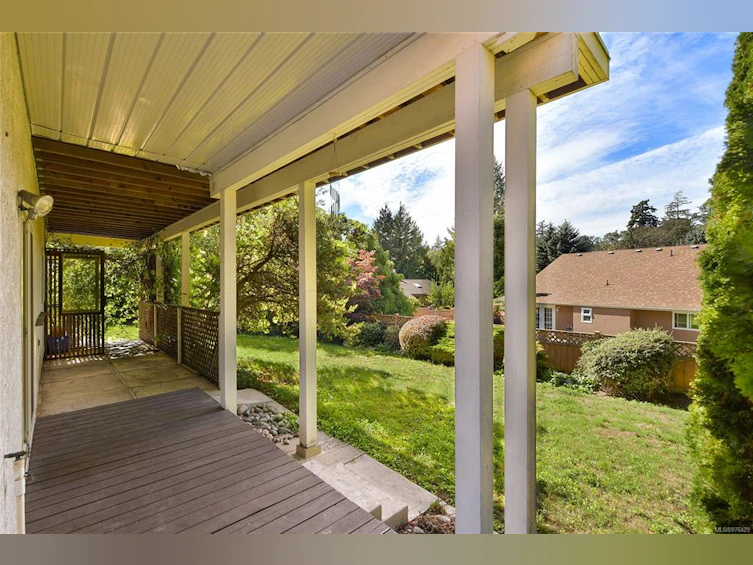 1109 Laburnum Road, Saanich, BC, V8Z 2N1 - 33